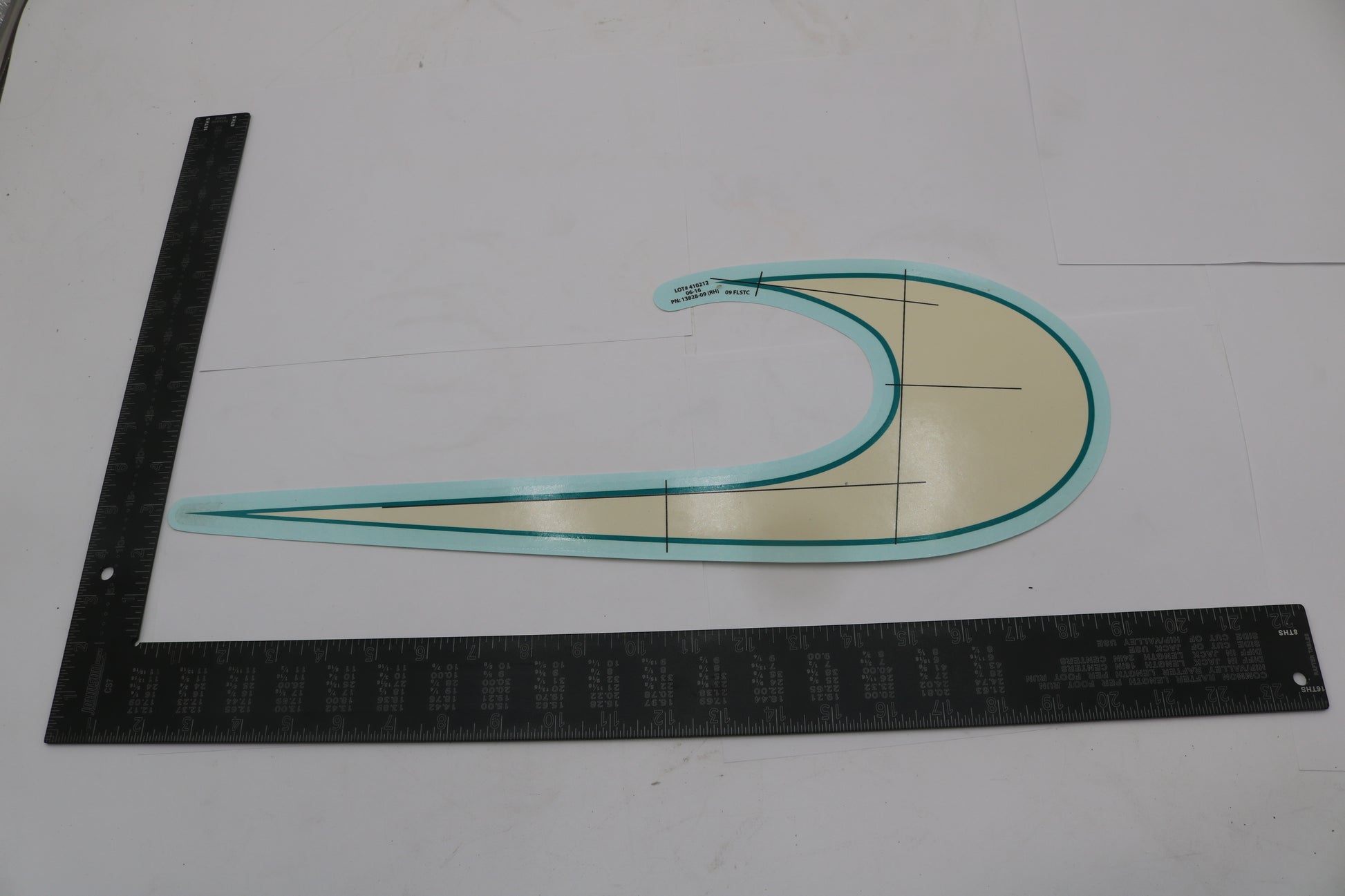 13828-09 NEW OEM 2009 HARLEY-DAVIDSON FLSTC HERITAGE SOFTAIL RIGHT GAS TANK DECA