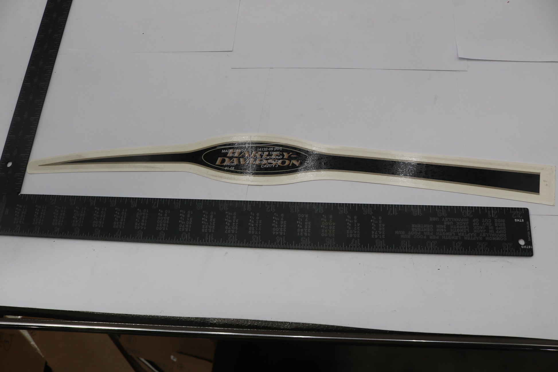 14132-09 NEW OEM 2009 HARLEY-DAVIDSON FLTR ROADGLIDE RIGHT FUEL TANK DECAL BLACK/GOLD