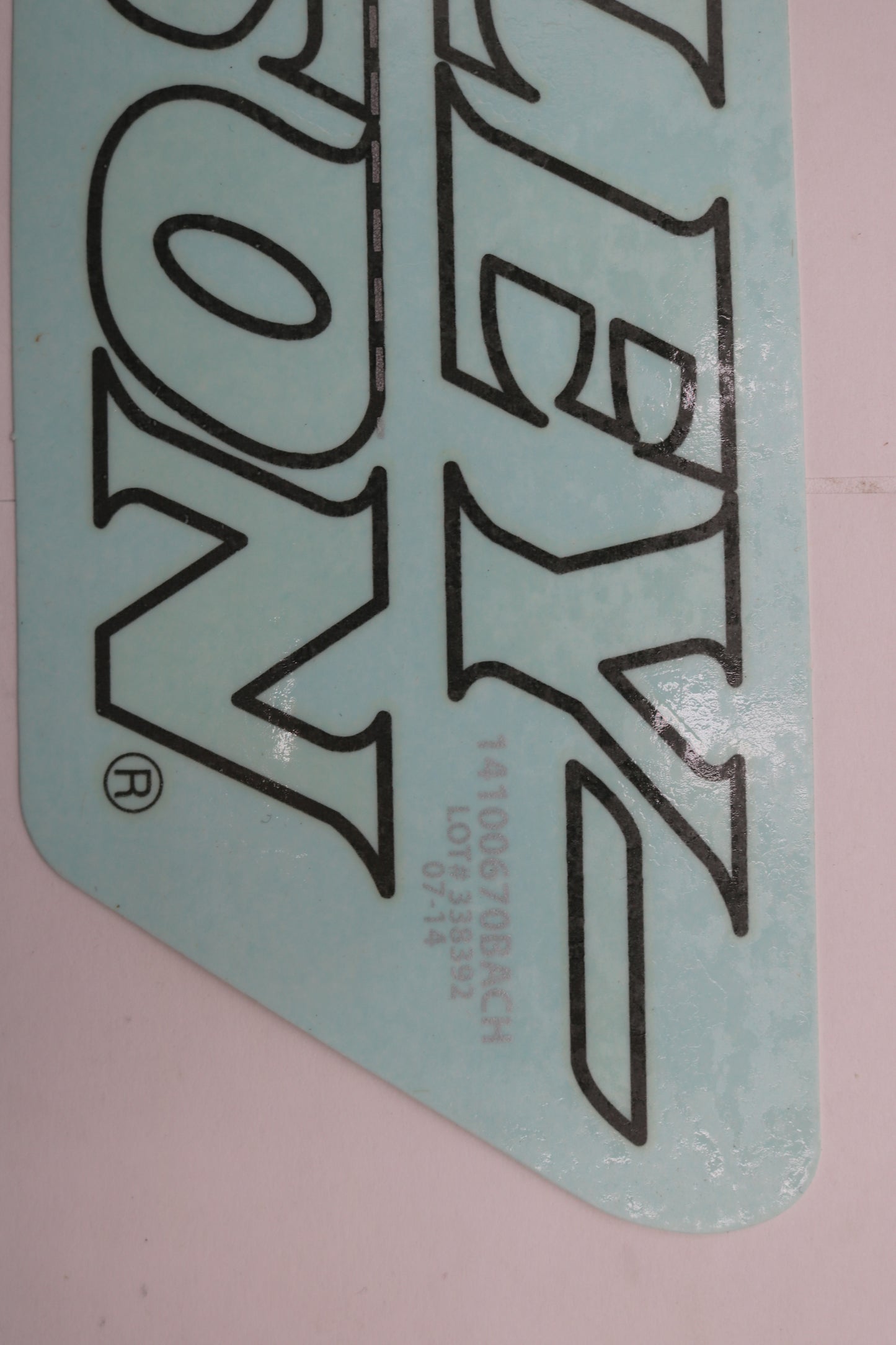 14100670BACH NEW OEM HARLEY-DAVIDSON SOFTAIL DYNA TOURING RIGHT GAS TANK DECAL