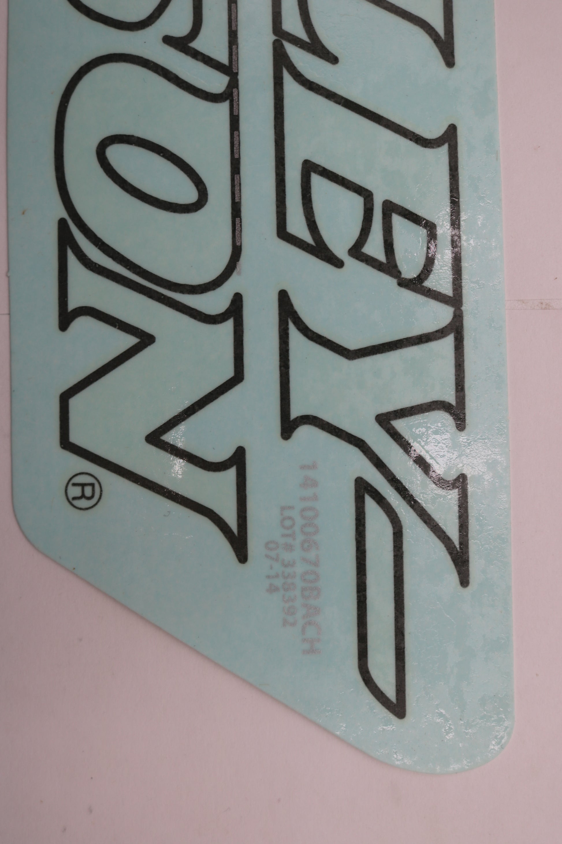 14100670BACH NEW OEM HARLEY-DAVIDSON SOFTAIL DYNA TOURING RIGHT GAS TANK DECAL