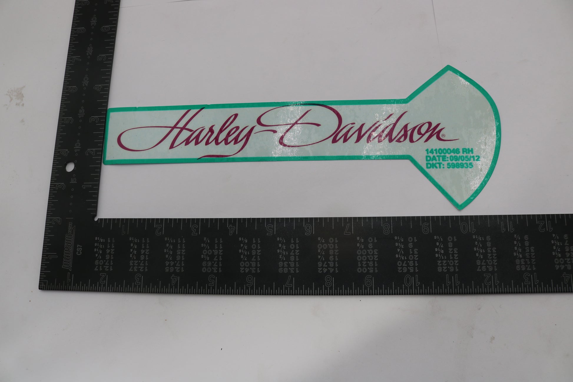 14100046 NEW OEM HARLEY-DAVIDSON SPORTSTER DYNA TOURING RIGHT GAS TANK DECAL
