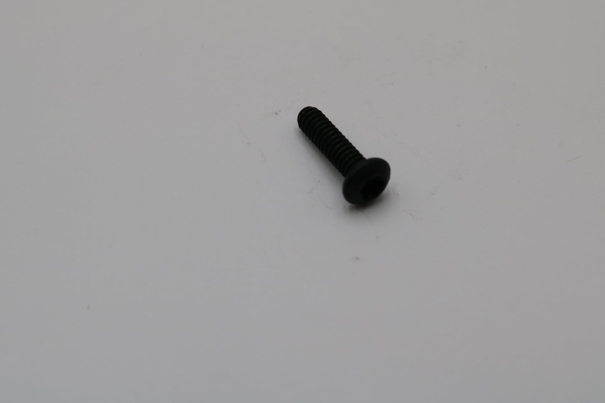 2563 NEW OEM HARLEY-DAVIDSON TORX SOCKET BUTTON HEAD SCREW