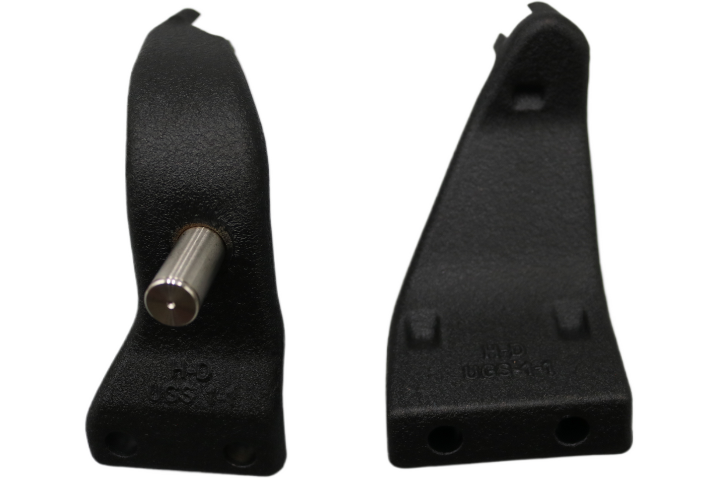 50667-07 50666-07 NEW OEM 2007-2017 HARLEY-DAVIDSON DYNA FOOTPEG MOUNTS PAIR