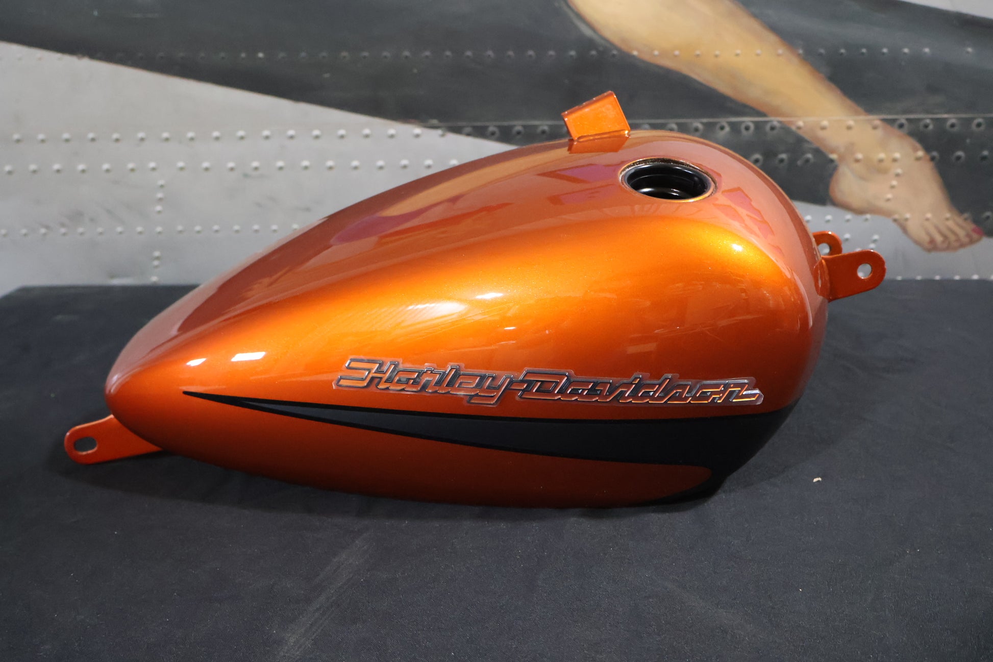 61000619ELF NEW OEM 2019 HARLEY-DAVIDSON FXFBS FATBOB FUEL TANK SCORCHED ORANGE