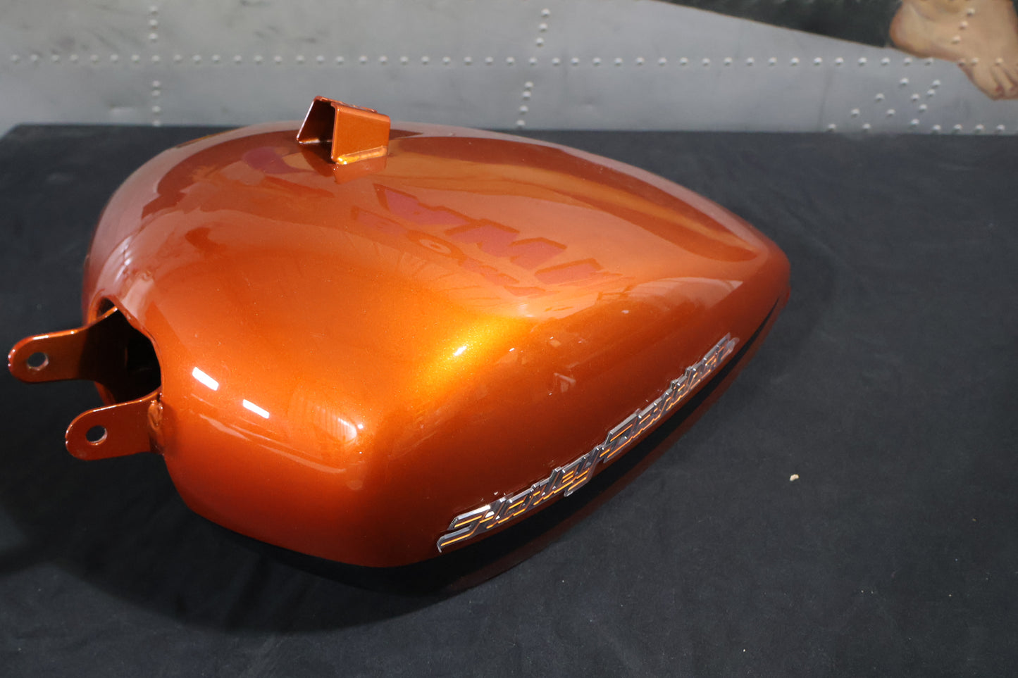61000619ELF NEW OEM 2019 HARLEY-DAVIDSON FXFBS FATBOB FUEL TANK SCORCHED ORANGE