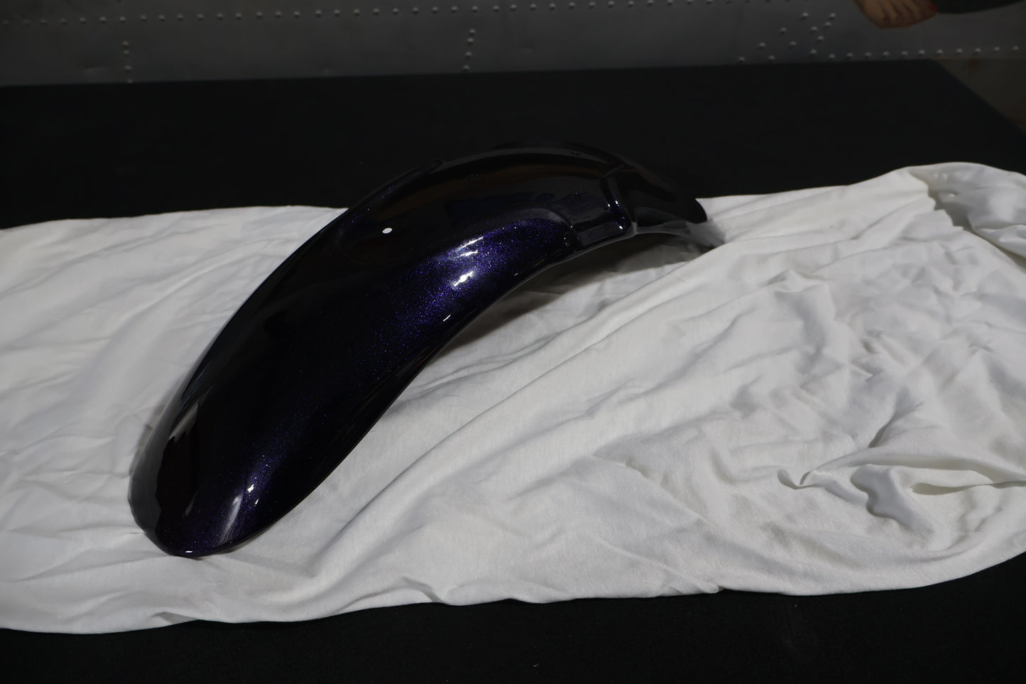 59789-09CWR NEW OEM 2009 HARLEY-DAVIDSON VRSCAW VROD FRONT FENDER BIG PURPLE