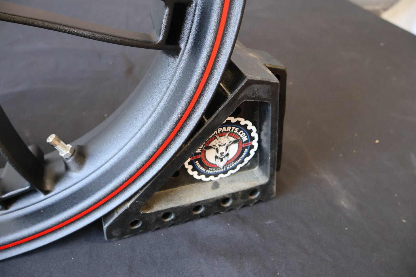 G0110.02A8BYDC NEW OEM 2003-2010 BUELL XB1125R/CR FRONT WHEEL PIRANHA BLACK