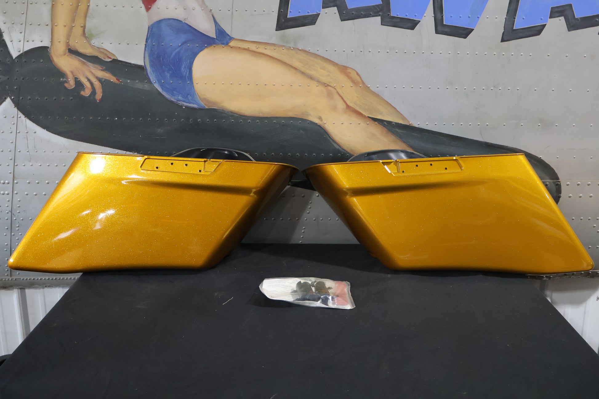 90201078DWG NEW OEM 2014-2023 HARLEY-DAVIDSON TOURING SADDLEBAG KIT GOLD FLAKE
