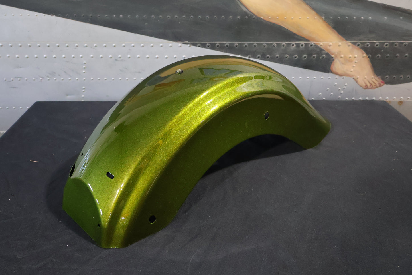 59500369EDC NEW OEM 2017 HARLEY-DAVIDSON FLHTKSE  CVO REAR FENDER OLIVE SPIKED