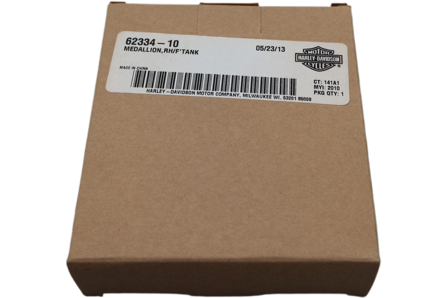62334-10 NEW OEM 2010 HARLEY-DAVIDSON FLSTSE CVO SOFTAIL CONVERTIBLE RIGHT FUEL TANK MEDALLION
