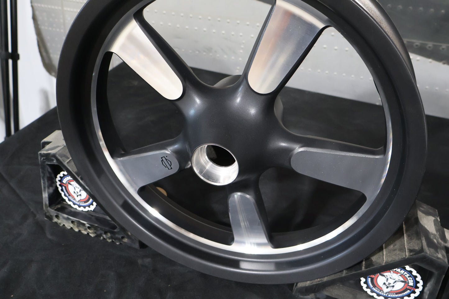 43300157 NEW OEM 2011-2016 HARLEY-DAVIDSON SPORTSTER XL1200 XL883 FRONT WHEEL