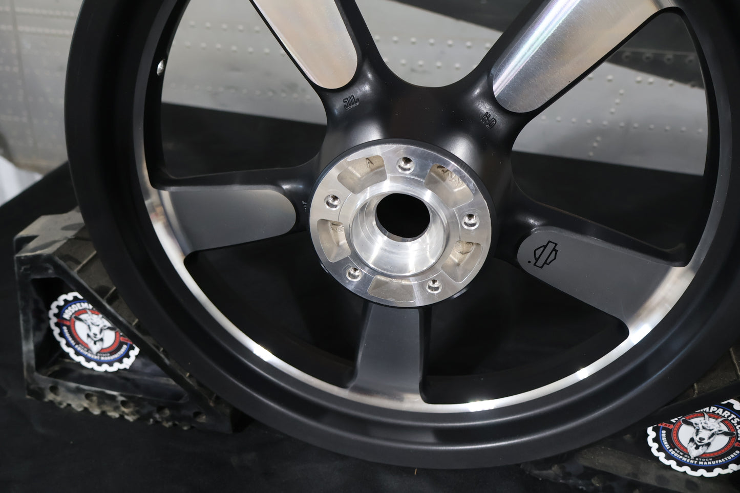 43300157 NEW OEM 2011-2016 HARLEY-DAVIDSON SPORTSTER XL1200 XL883 FRONT WHEEL