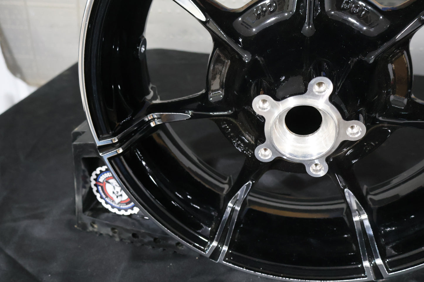 40900458 NEW OEM 2009-2025 HARLEY-DAVIDSON TOURING SLICER REAR WHEEL 7-SPOKE