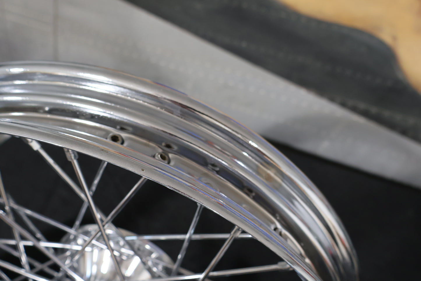 43105-05A NEW OEM 2000-2007 HARLEY-DAVIDSON SPORTSTER & DYNA FRONT WHEEL SPOKE