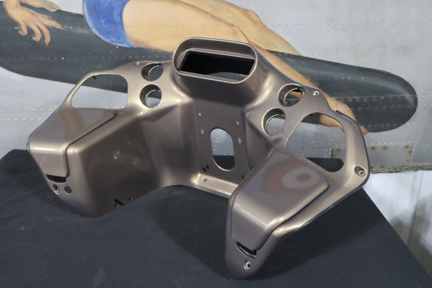 57000201DHZ NEW OEM 2013 HARLEY-DAVIDSON FLTRXSE2 CVO ROADGLIDE INNER FAIRING ROMAN GOLD