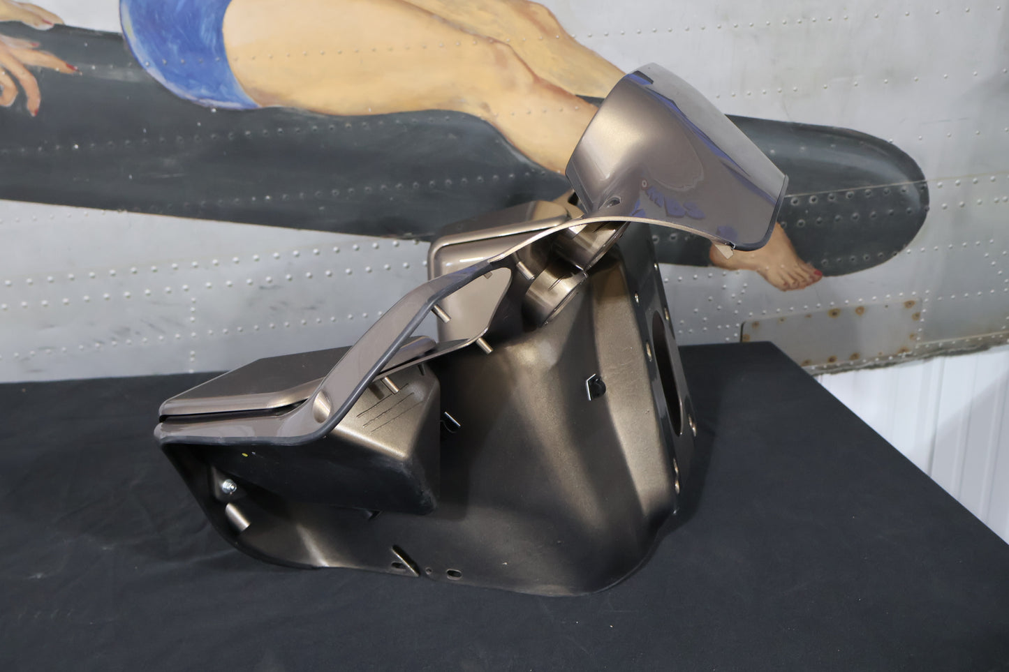 57000201DHZ NEW OEM 2013 HARLEY-DAVIDSON FLTRXSE2 CVO ROADGLIDE INNER FAIRING ROMAN GOLD
