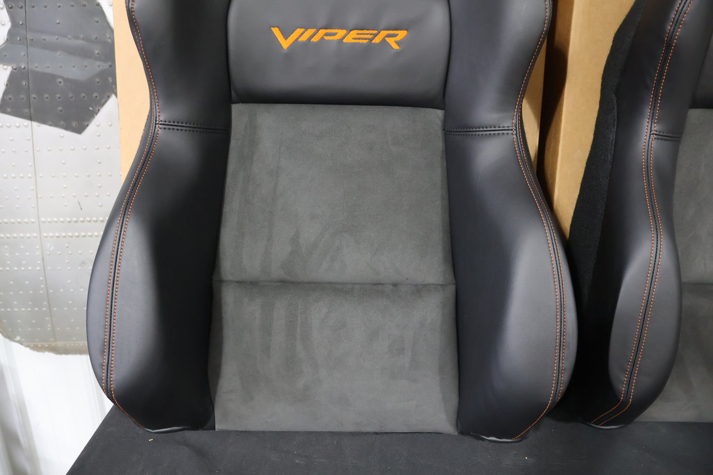 XD051V5AA NEW OEM 2005 DODGE VIPER SRT-10 COPPERHEAD SEATBACKS PAIR DRIVER/PASS