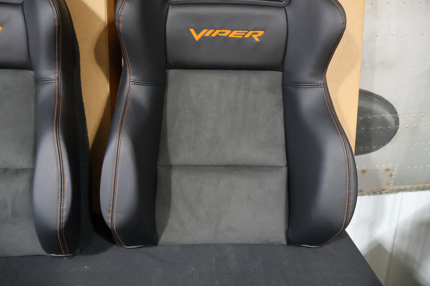 XD051V5AA NEW OEM 2005 DODGE VIPER SRT-10 COPPERHEAD SEATBACKS PAIR DRIVER/PASS