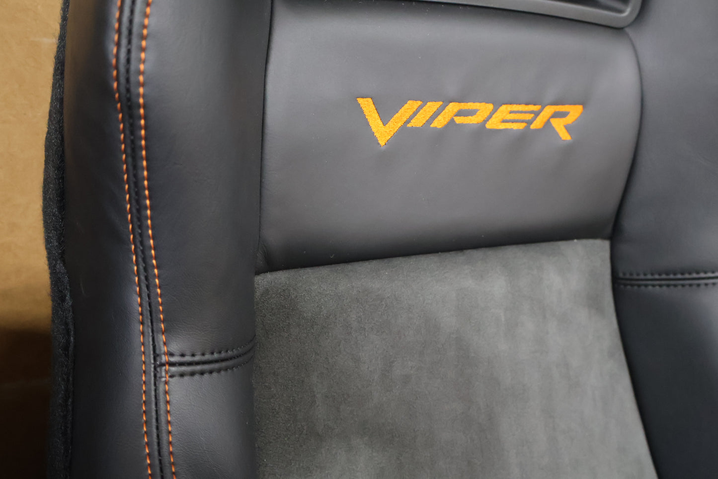 XD051V5AA NEW OEM 2005 DODGE VIPER SRT-10 COPPERHEAD SEATBACKS PAIR DRIVER/PASS