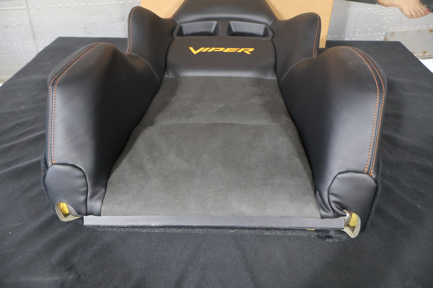 XD051V5AA NEW OEM 2005 DODGE VIPER SRT-10 COPPERHEAD SEATBACK DRIVER OR PASSENGER