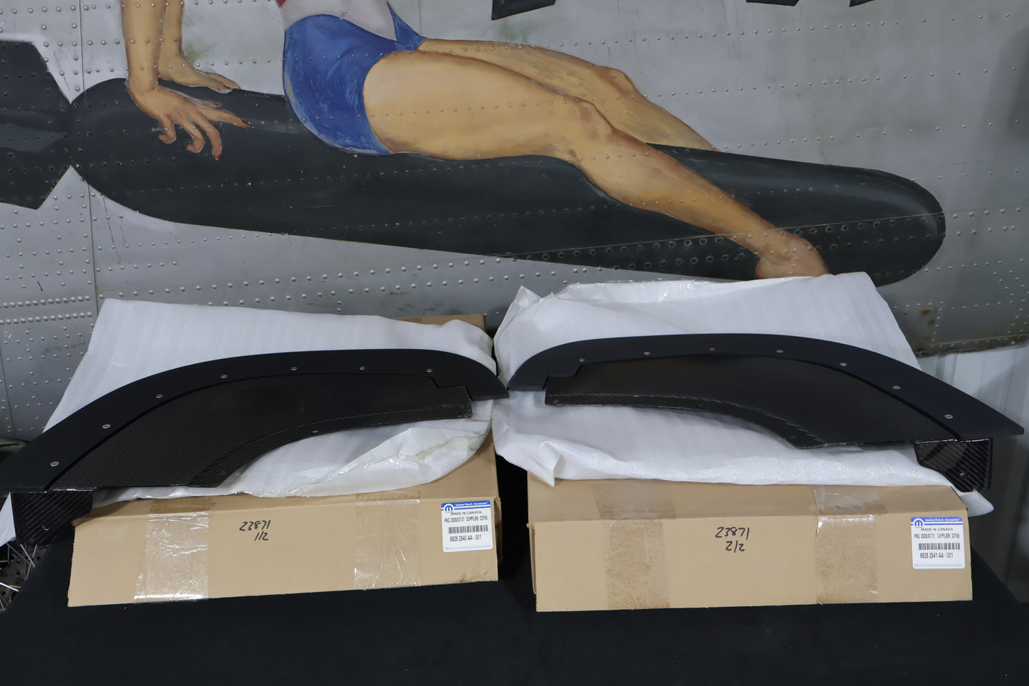 68262541AA 68262540AA NEW OEM 2013-2017 DODGE VIPER TA2.0 FRONT SPLITTERS CARBON