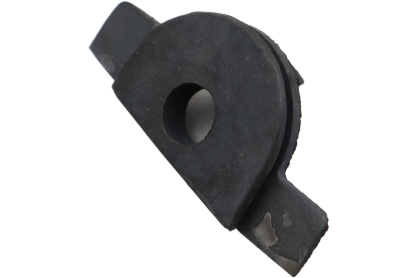 11675 NEW OEM HARLEY-DAVIDSON FENDER HARNESS GROMMET 11675
