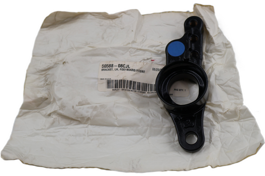 50588-08CJL NEW OEM 2008 HARLEY-DAVIDSON FLHRSE4 ROADKING LEFT PASS FOOTBOARD MOUNT