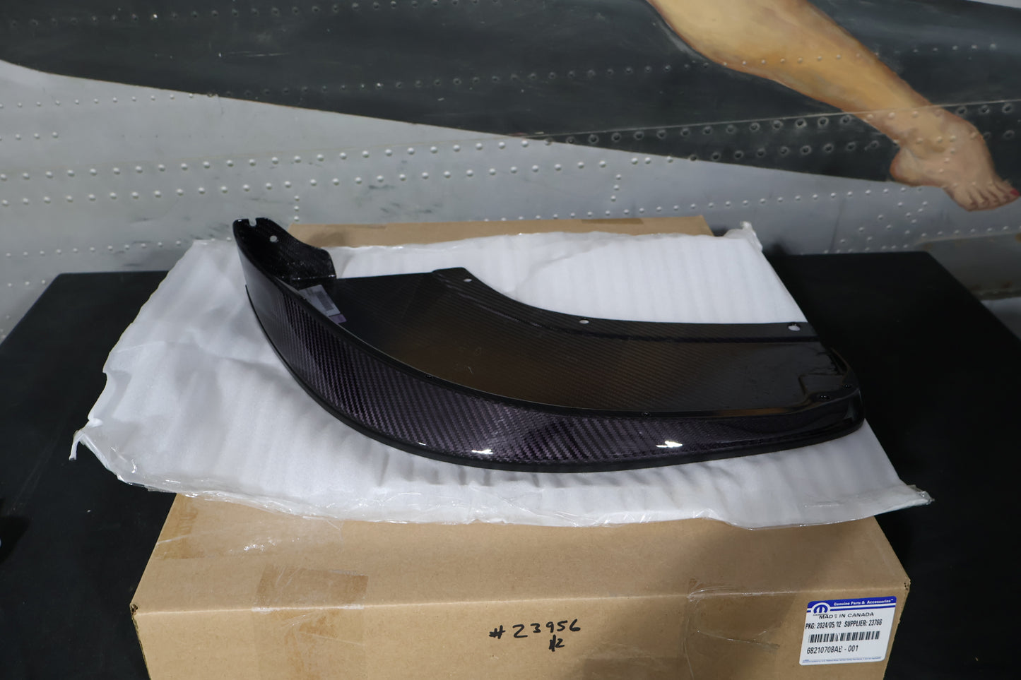 68210709AB 68210708AB NEW OEM 2013-2017 DODGE VIPER TA1.0 FRONT SPLITTERS CARBON