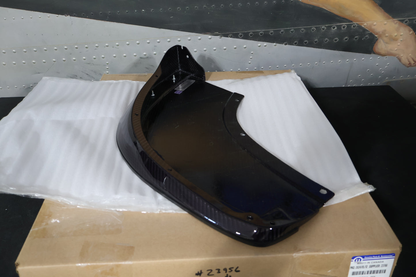68210709AB 68210708AB NEW OEM 2013-2017 DODGE VIPER TA1.0 FRONT SPLITTERS CARBON