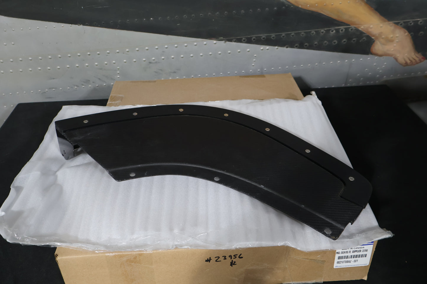 68210709AB 68210708AB NEW OEM 2013-2017 DODGE VIPER TA1.0 FRONT SPLITTERS CARBON