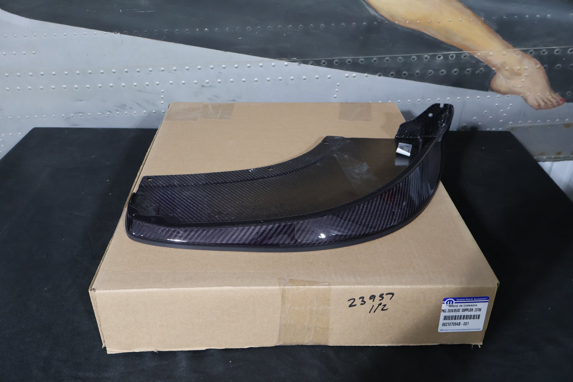 68210709AB 68210708AB NEW OEM 2013-2017 DODGE VIPER TA1.0 FRONT SPLITTERS CARBON