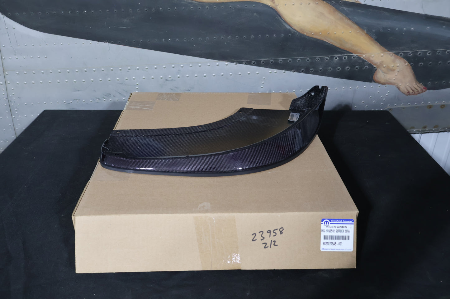68210709AB 68210708AB NEW OEM 2013-2017 DODGE VIPER TA1.0 FRONT SPLITTERS CARBON