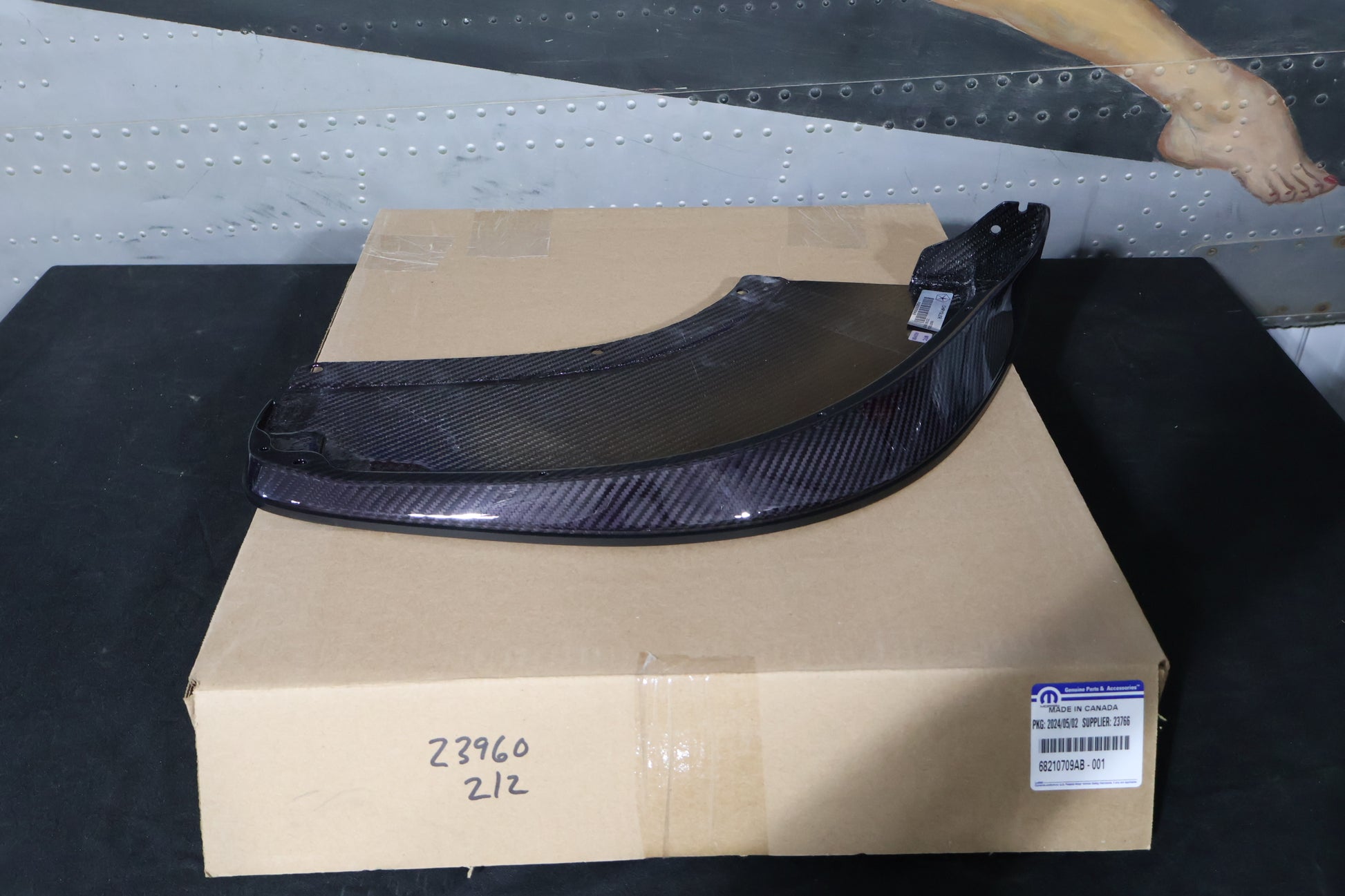 68210709AB 68210708AB NEW OEM 2013-2017 DODGE VIPER TA1.0 FRONT SPLITTERS CARBON