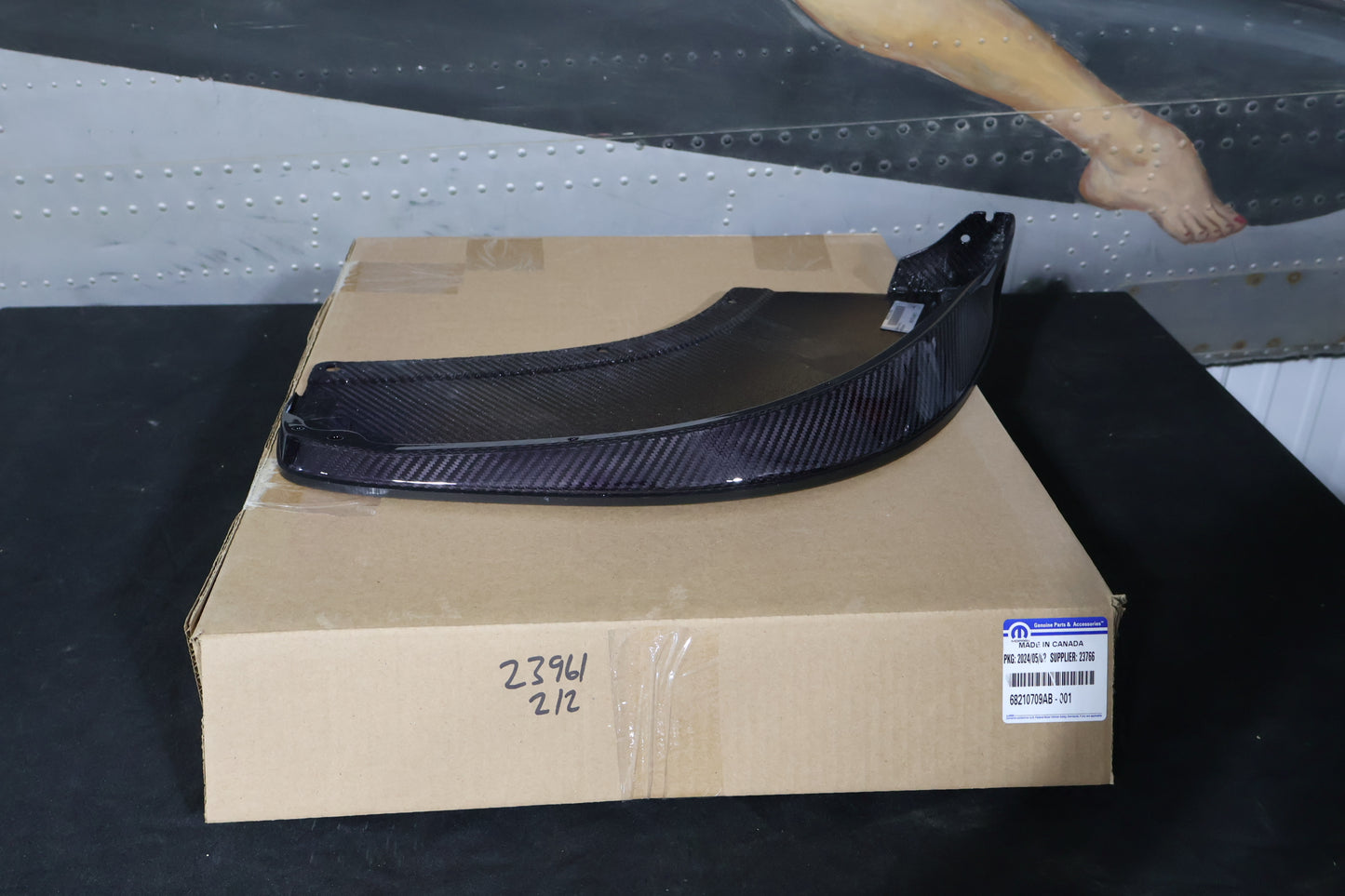 68210709AB 68210708AB NEW OEM 2013-2017 DODGE VIPER TA1.0 FRONT SPLITTERS CARBON