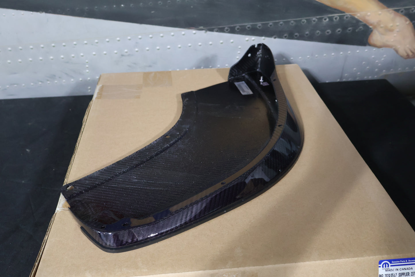 68210709AB 68210708AB NEW OEM 2013-2017 DODGE VIPER TA1.0 FRONT SPLITTERS CARBON