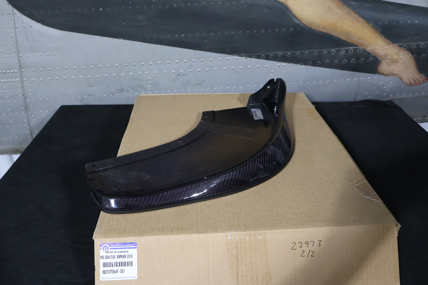 68210709AB 68210708AB NEW OEM 2013-2017 DODGE VIPER TA1.0 FRONT SPLITTERS CARBON