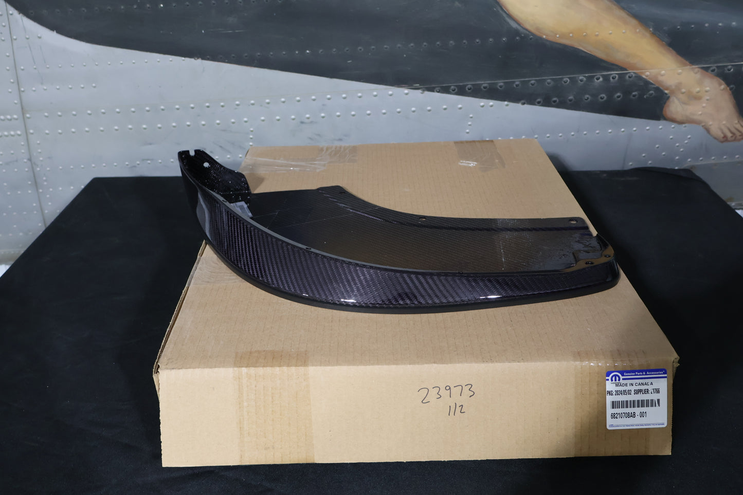 68210709AB 68210708AB NEW OEM 2013-2017 DODGE VIPER TA1.0 FRONT SPLITTERS CARBON