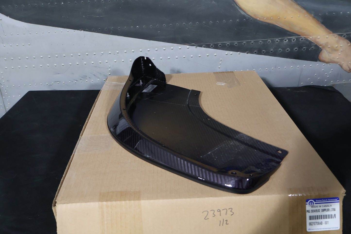 68210709AB 68210708AB NEW OEM 2013-2017 DODGE VIPER TA1.0 FRONT SPLITTERS CARBON