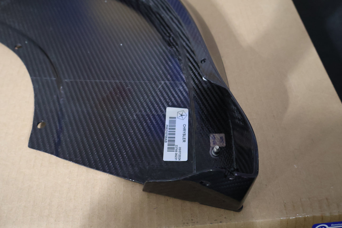 68210709AB 68210708AB NEW OEM 2013-2017 DODGE VIPER TA1.0 FRONT SPLITTERS CARBON