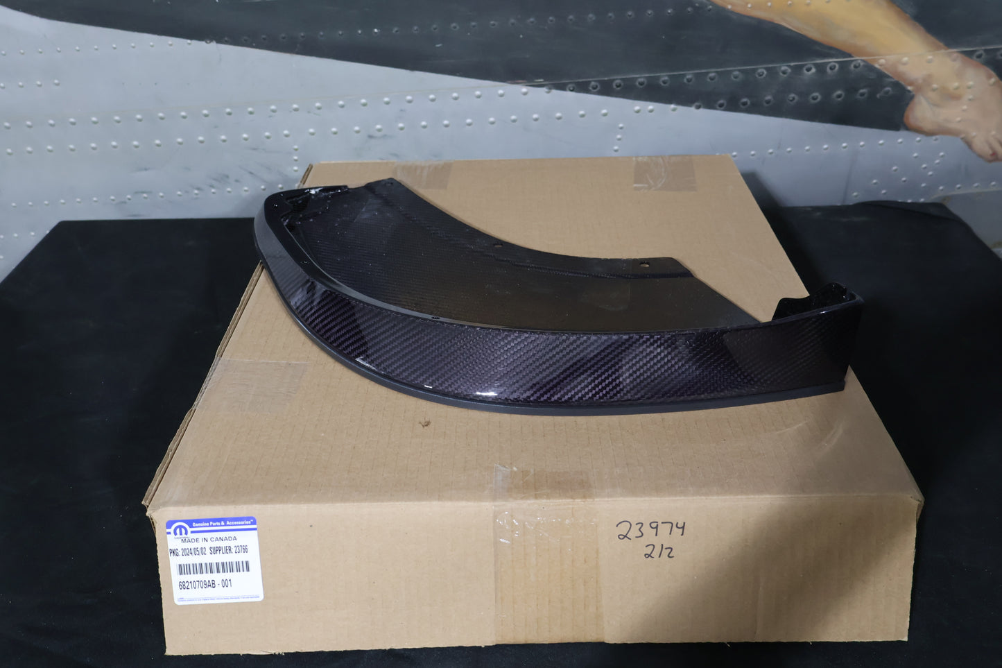 68210709AB 68210708AB NEW OEM 2013-2017 DODGE VIPER TA1.0 FRONT SPLITTERS CARBON