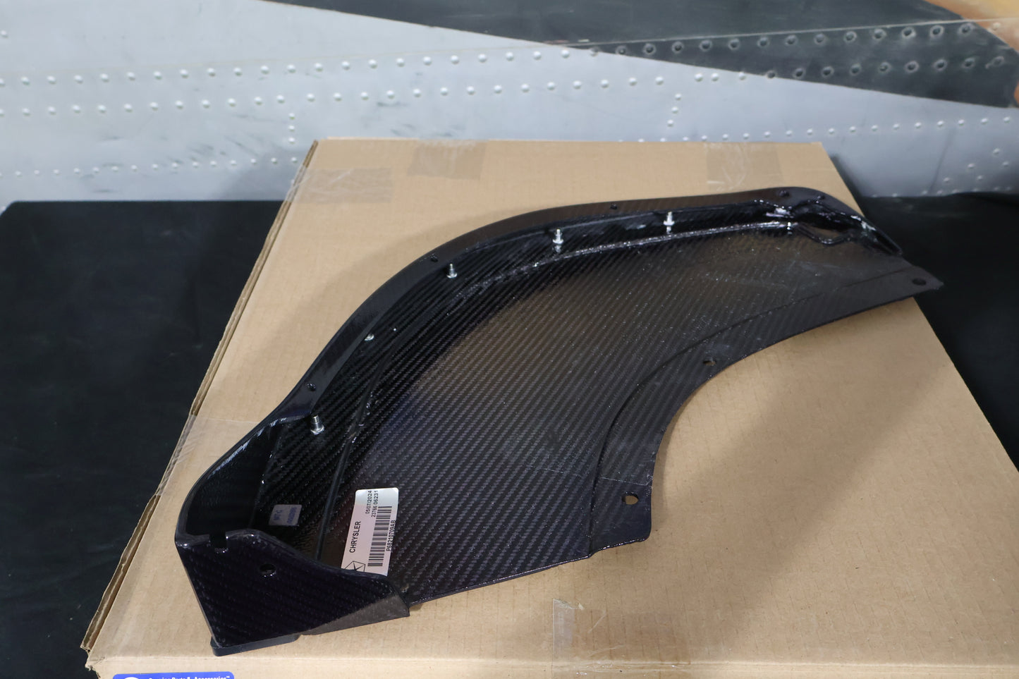 68210709AB 68210708AB NEW OEM 2013-2017 DODGE VIPER TA1.0 FRONT SPLITTERS CARBON