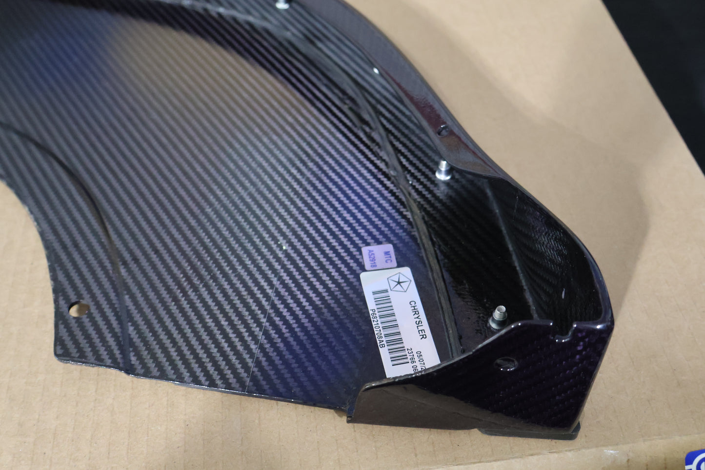 68210709AB 68210708AB NEW OEM 2013-2017 DODGE VIPER TA1.0 FRONT SPLITTERS CARBON
