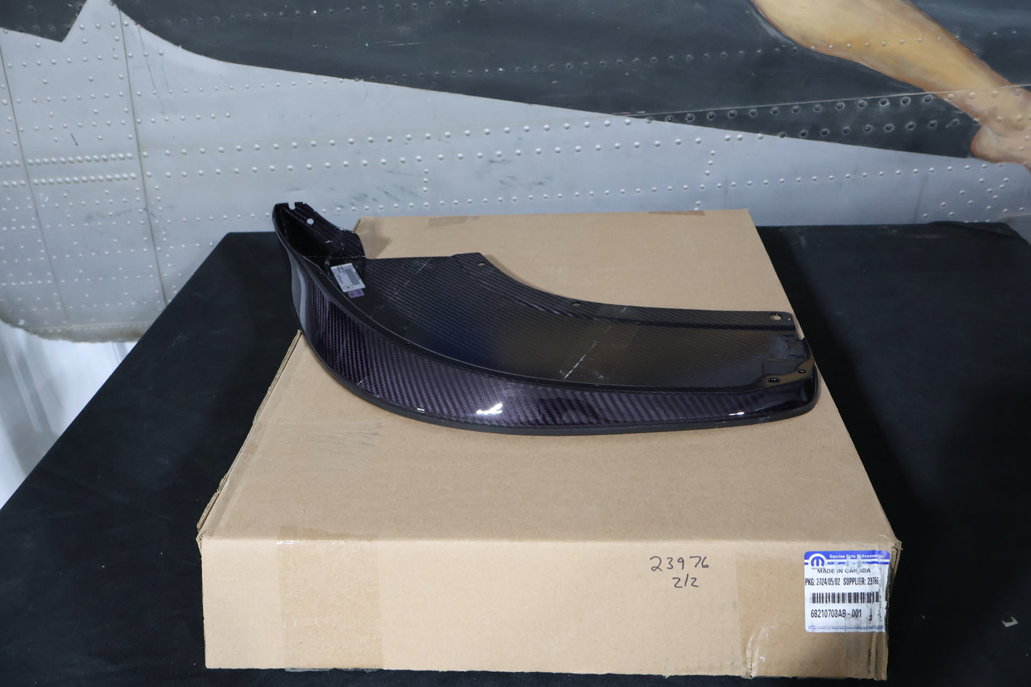 68210709AB 68210708AB NEW OEM 2013-2017 DODGE VIPER TA1.0 FRONT SPLITTERS CARBON