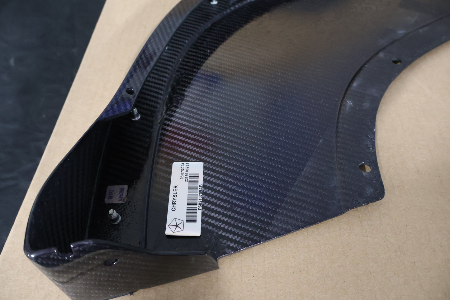 68210709AB 68210708AB NEW OEM 2013-2017 DODGE VIPER TA1.0 FRONT SPLITTERS CARBON