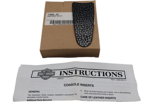 71063-07 NEW OEM 2003-2007 HARLEY-DAVIDSON FLHTCUI CONSOLE DASH INSERT