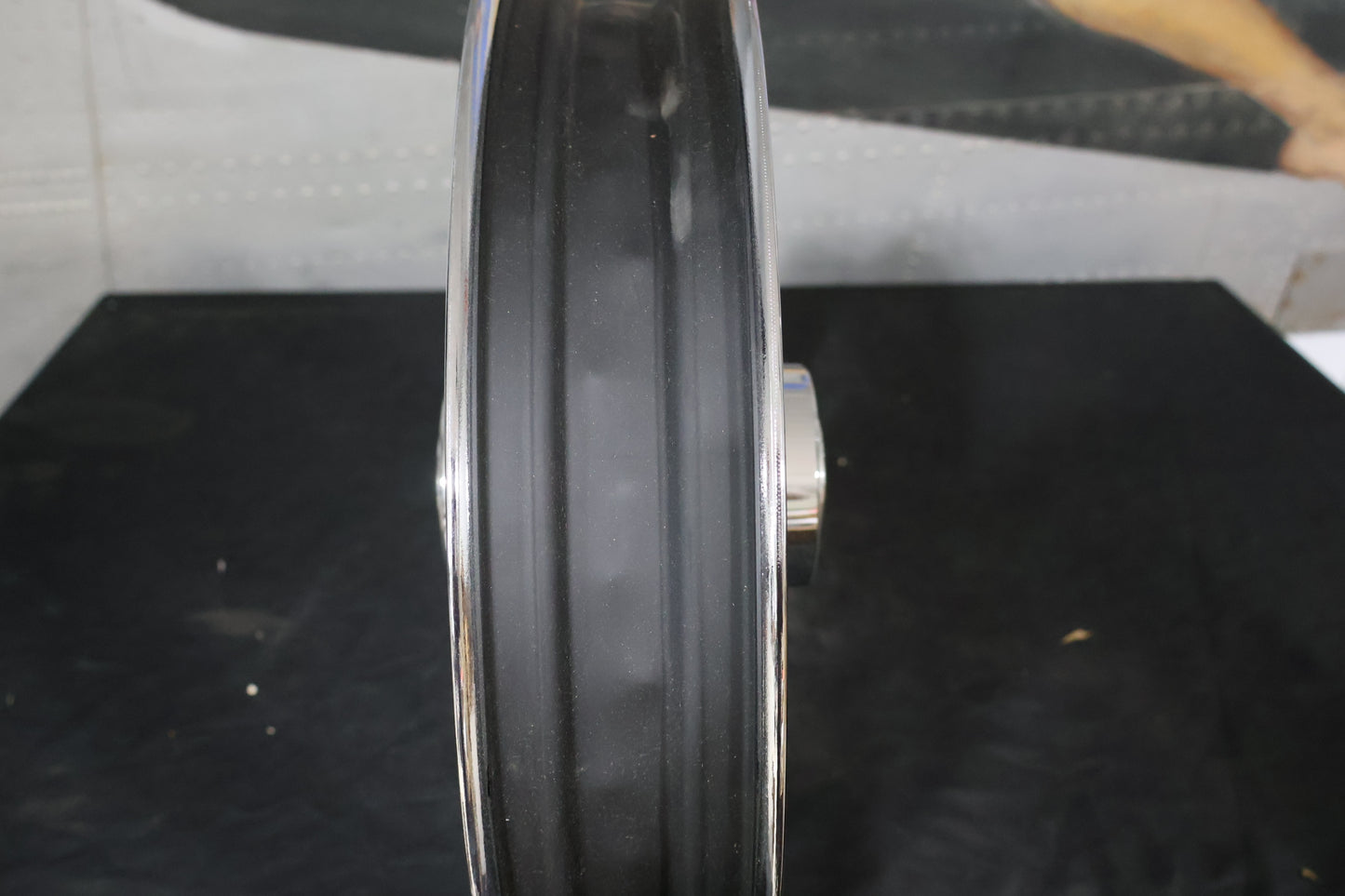 44589-11 NEW OEM 2009-2023 HARLEY-DAVIDSON TOURING SMOOTH CHROME FRONT WHEEL