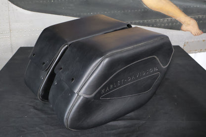 2002-2005 HARLEY DYNA FXD FXDX RIGID MOUNT SADDLEBAGS | OEM TAKE OFF #90564-02