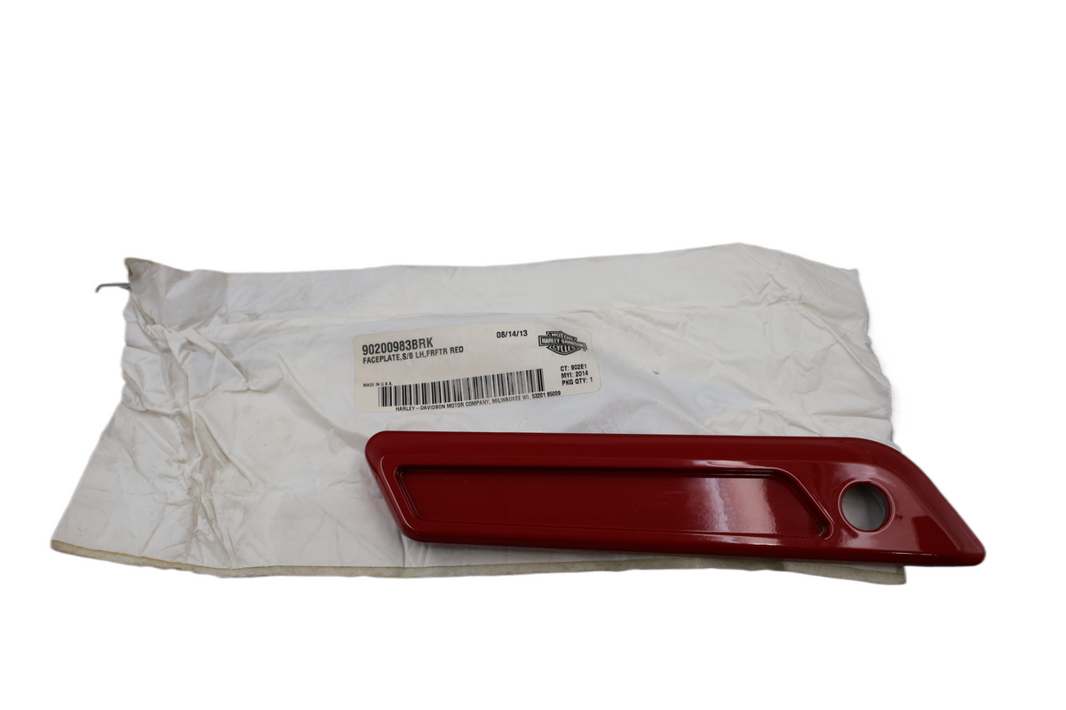 14-23 HARLEY DAVIDSON SADDLEBAG LATCH FACEPLATE LEFT FIREFIGHTER RED 90200983BRK