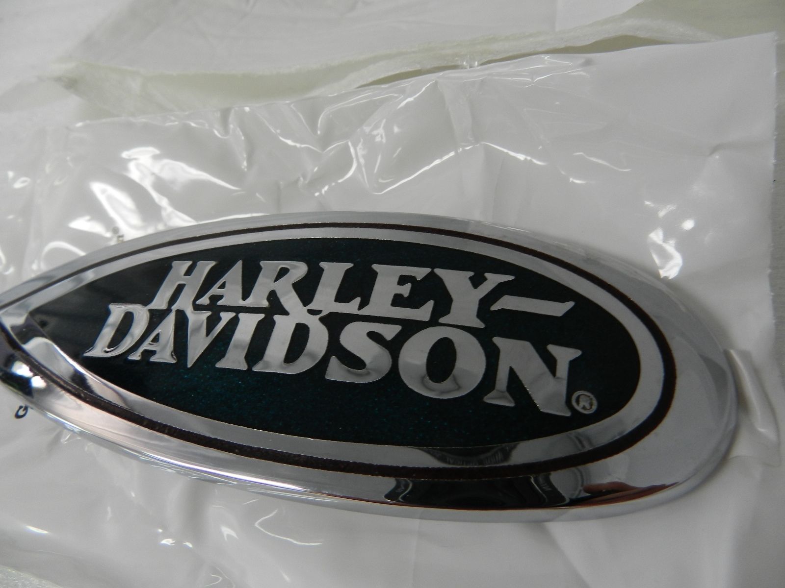62197-01 NEW OEM HARLEY-DAVIDSON FLSTS HERITAGE SPRINGER RIGHT GAS TANK MEDALLION