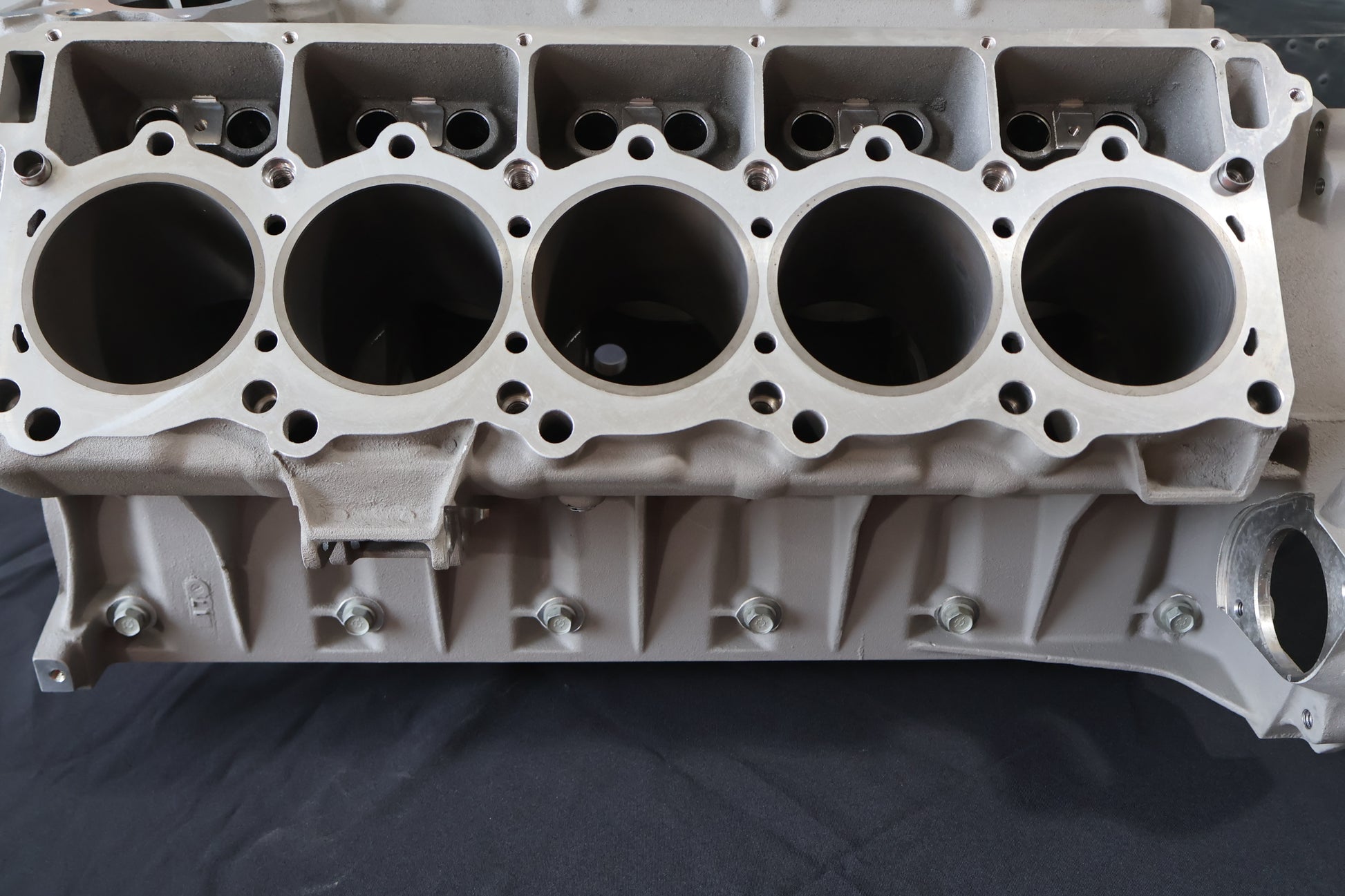 5004038AB NEW OEM 2001-2002 DODGE VIPER GTS RT/10 ENGINE CYLINDER BLOCK